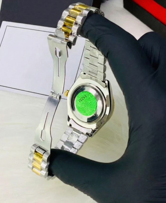 Rolex Men’s Luxury Watch Crown Design - Image 3